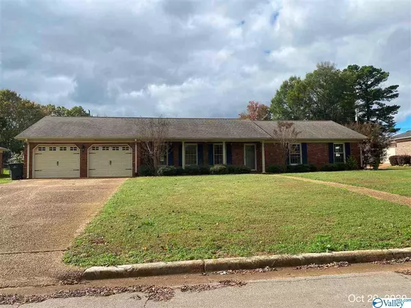 2221 Estaline Drive, Florence, AL 35630