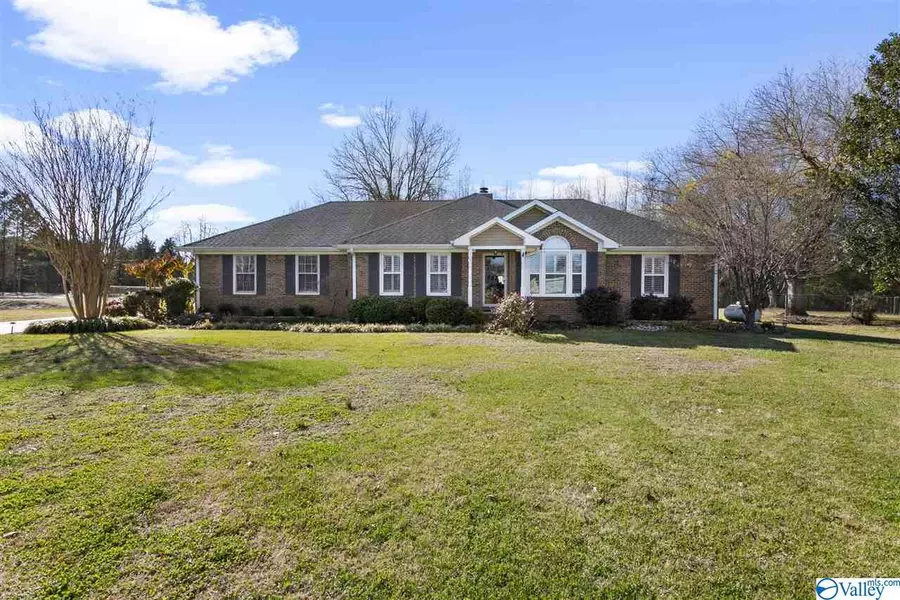 135 Brookview Drive, Hazel Green, AL 35750