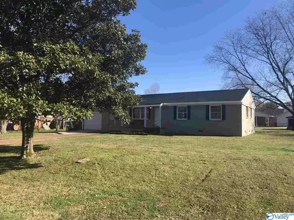 303 Longview Street, Athens, AL 35611