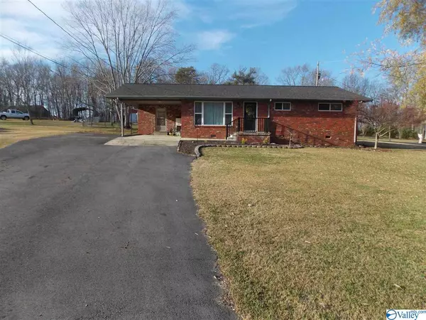 1500 Scenic Road E, Fort Payne, AL 35967