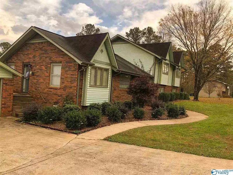 918 Alexandria Drive SW, Jacksonville, AL 36265