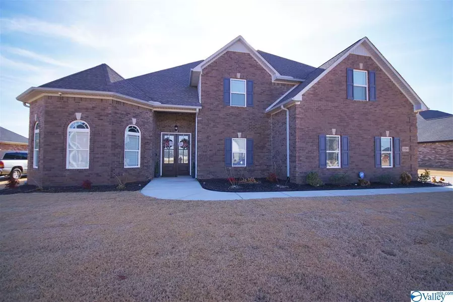 13565 Pinnacle Drive, Athens, AL 35613