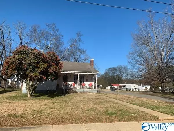 12 E Main Street, Falkville, AL 35622