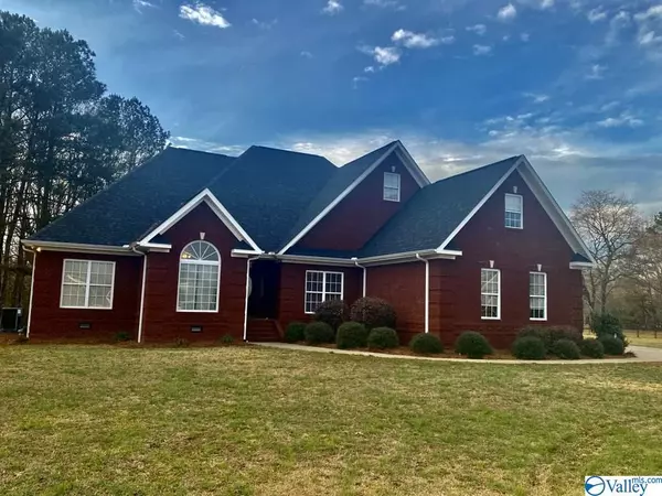 1120 N Summerset Place, Southside, AL 35907