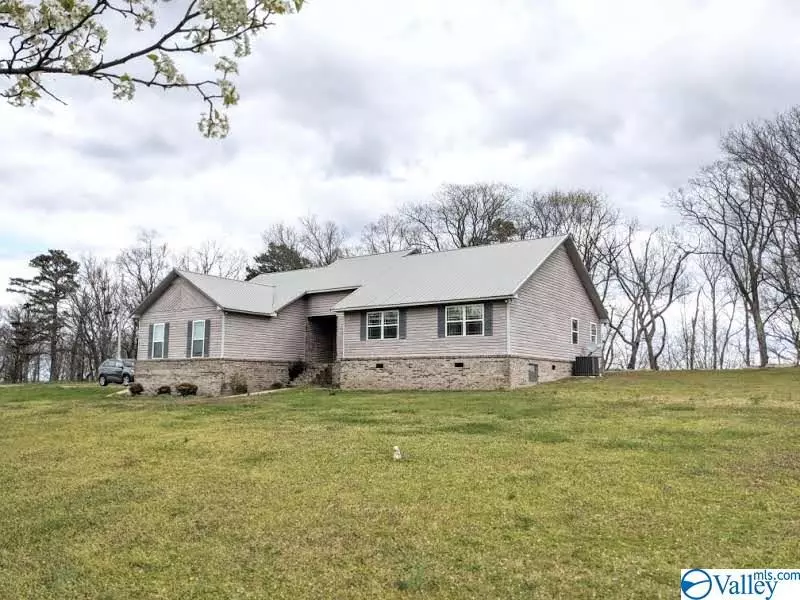 186 County Road 792, Flat Rock, AL 35966