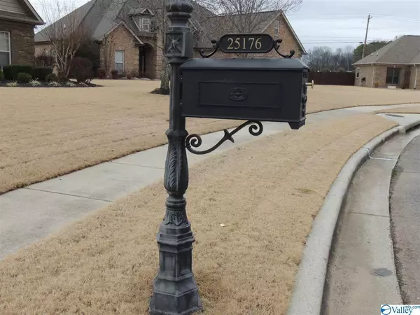 Athens, AL 35613,25176 Castlebury Drive