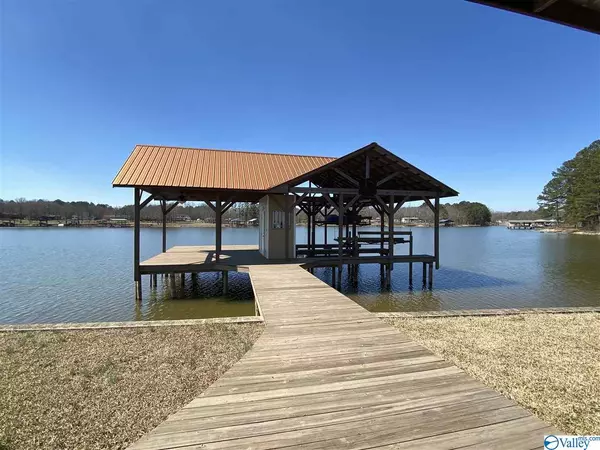 Cedar Bluff, AL 35959,385 County Road 907