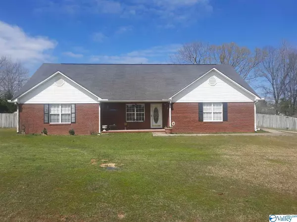 200 County Road 496, Trinity, AL 35673