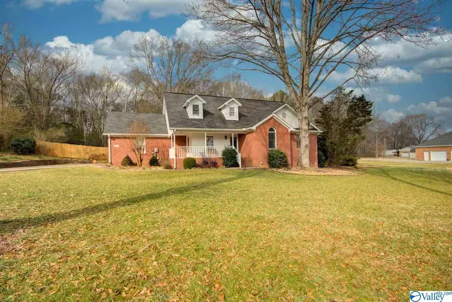 760 Moontown Road, Brownsboro, AL 35741