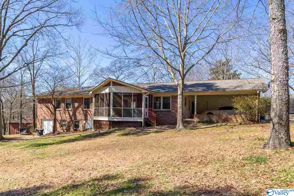 Warrior, AL 35180,1191 Crosshill Lane