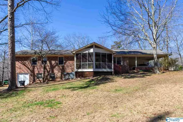 Warrior, AL 35180,1191 Crosshill Lane