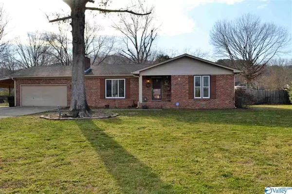 221 Wyatt Henry Lane SE,  Owens Cross Roads,  AL 35763