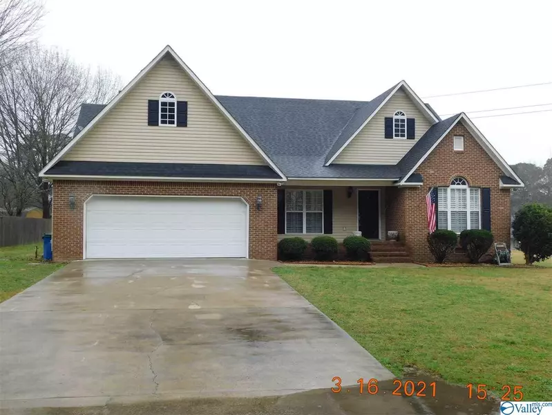 1204 Crestbrook Drive, Albertville, AL 35950