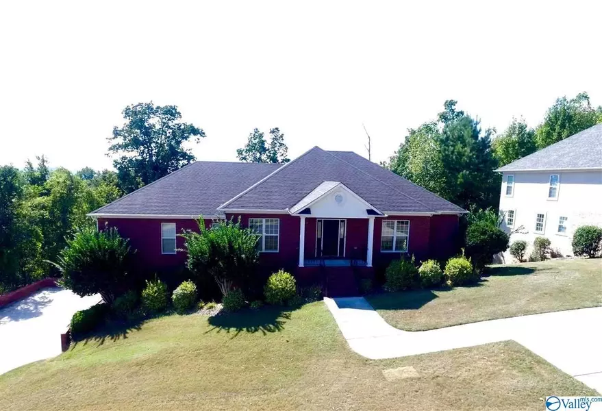 120 Eagle Ridge Drive, Guntersville, AL 35976