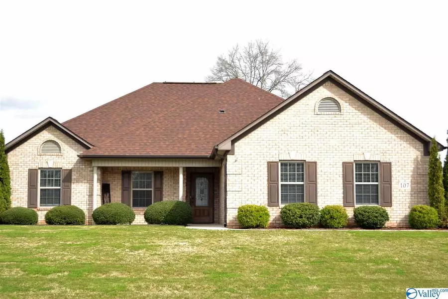 107 Swallow Hill Lane, Hazel Green, AL 35750