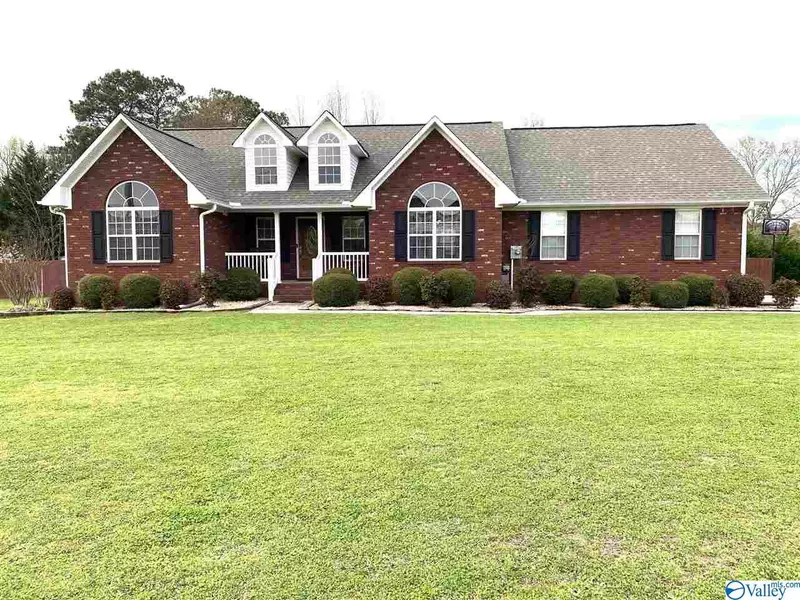 82 Drury Lane, Albertville, AL 35950