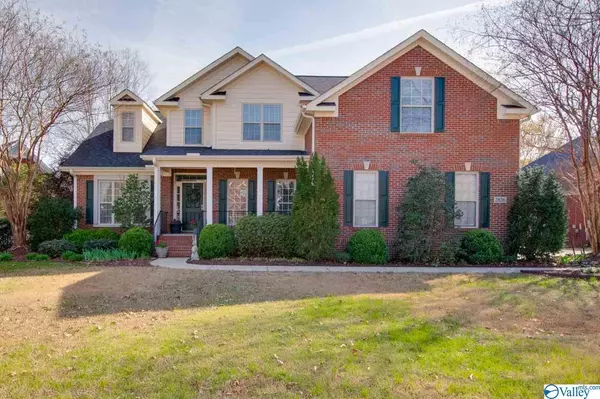 2836 Winterberry Way SE, Owens Cross Roads, AL 35763