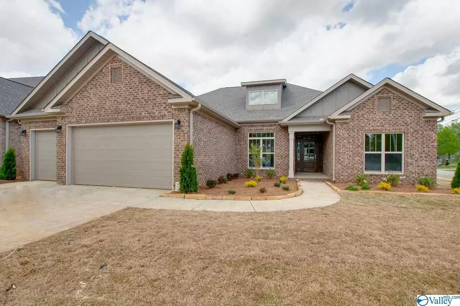 3000 Chimney Cove Circle, Brownsboro, AL 35741