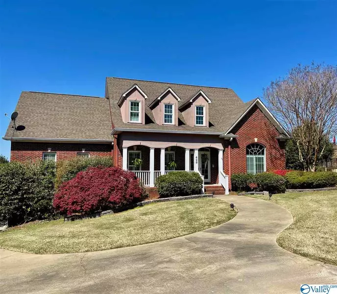 428 Ridgefield Circle, Guntersville, AL 35976