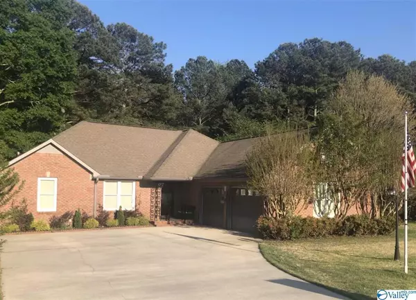 202 Bellmeade Street SW,  Hartselle,  AL 35640