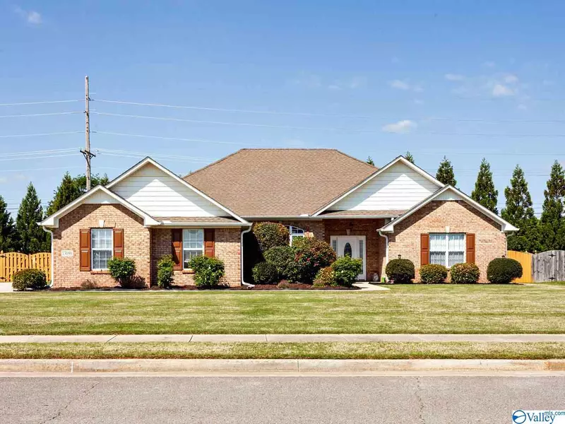 13096 Breckenridge Drive, Athens, AL 35613