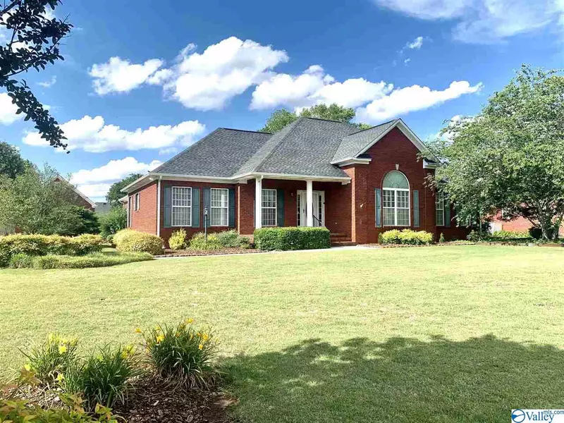 17811 Remington Drive, Athens, AL 35611