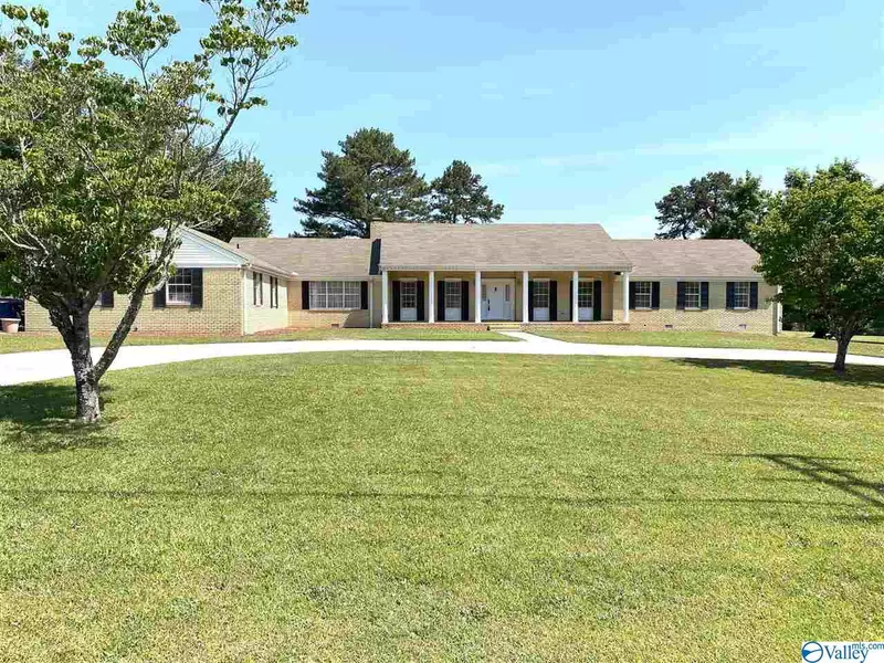 103 Beason Street, Albertville, AL 35951