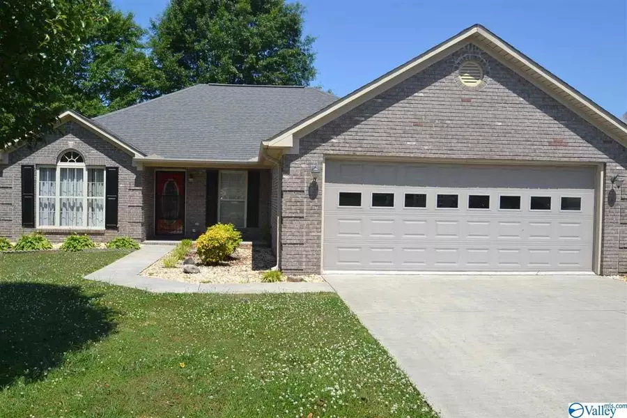 320 Summerfield Drive, Albertville, AL 35951