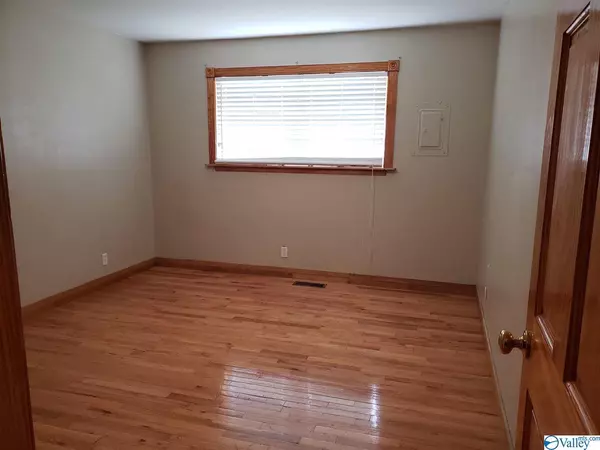 Huntsville, AL 35801,905 NE Stevens Court