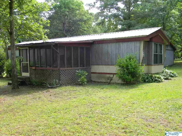 Cedar Bluff, AL 35959,8885 County Road 44