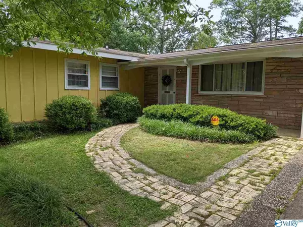 Attalla, AL 35954,824 Bain Avenue