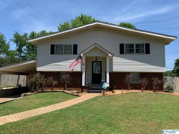 38 Sandra Lane, Athens, AL 35611