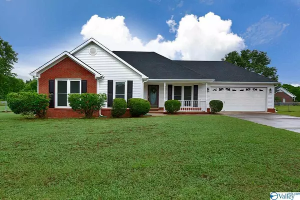 143 Clear Creek Drive, New Market, AL 35761