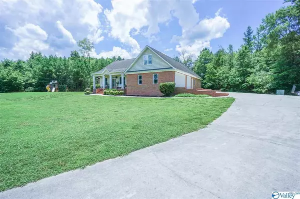 107 Denise Drive, Bridgeport, AL 35740