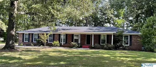 184 Oakview Road,  Hazel Green,  AL 35750