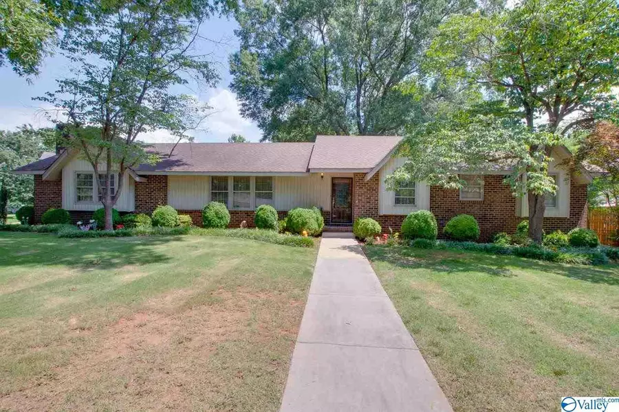 7802 Lent Drive, Huntsville, AL 35802