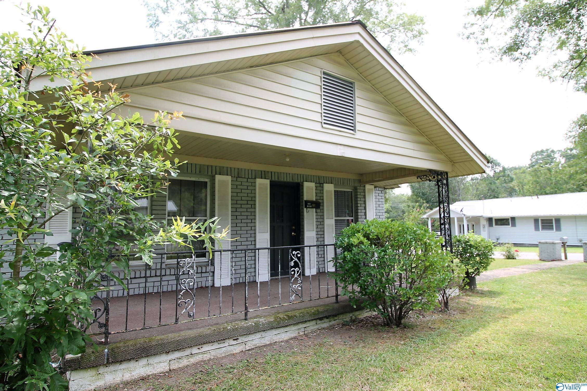 Attalla, AL 35954,901 Bain Avenue