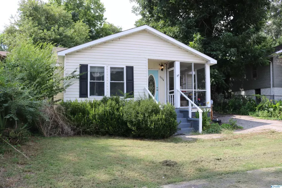 1224 Rayburn Avenue, Guntersville, AL 35976