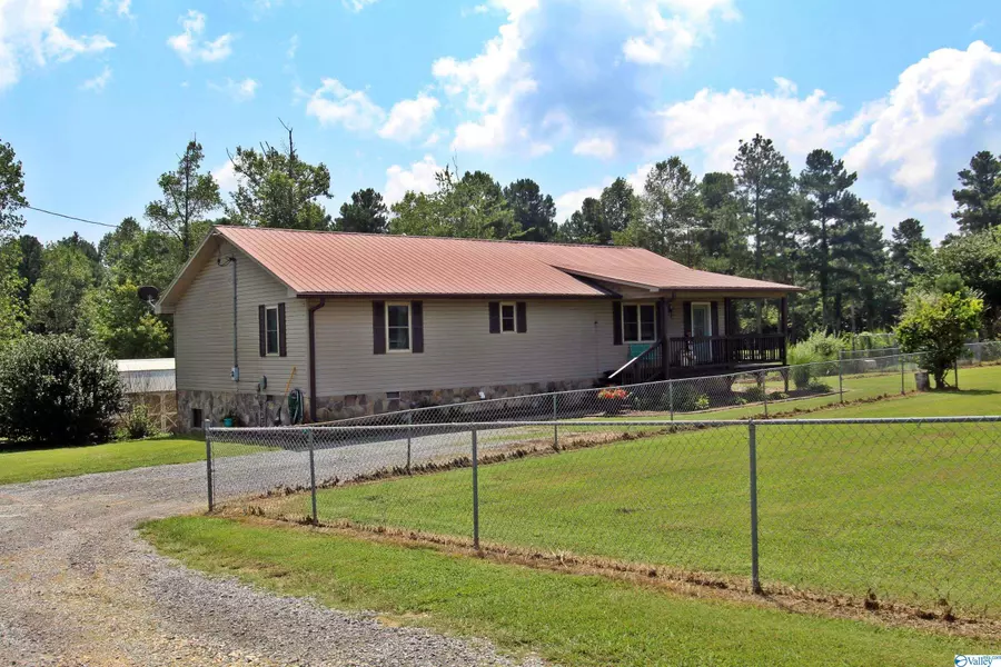 422 County Road 130, Flat Rock, AL 35966