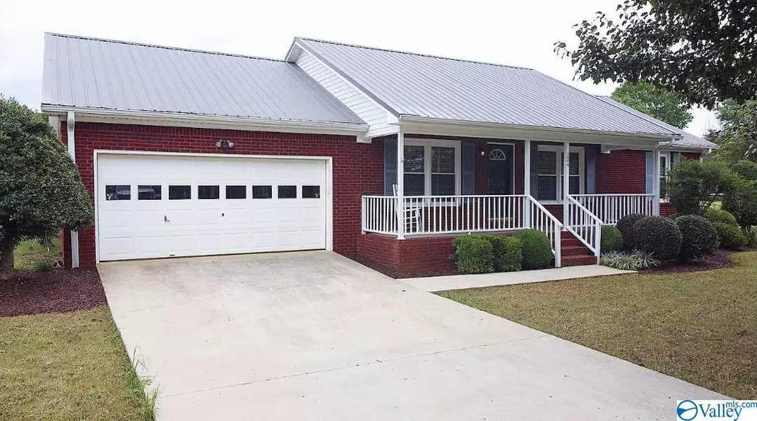 124 Reba Road, Hazel Green, AL 35750