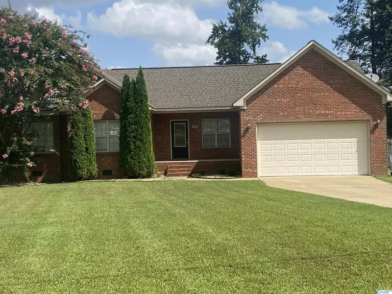 1813 Navajo Drive, Albertville, AL 35950