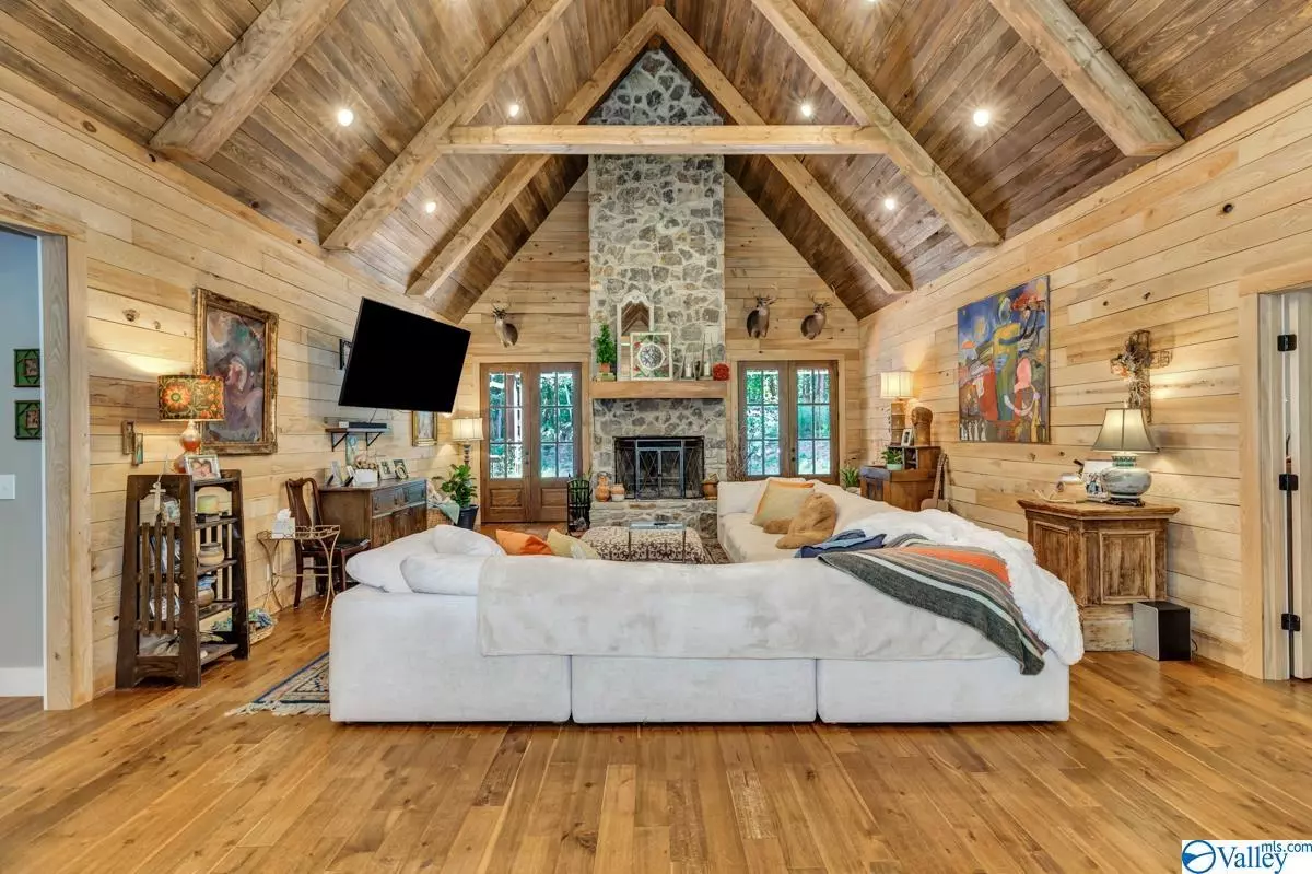 Laceys Spring, AL 35754,305 Hough Road