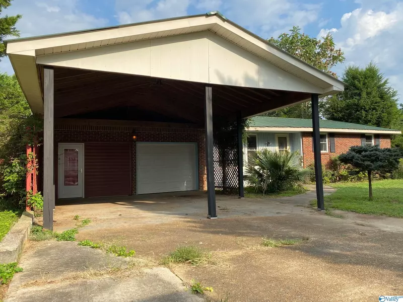 15802 Thompson Lane, Athens, AL 35611