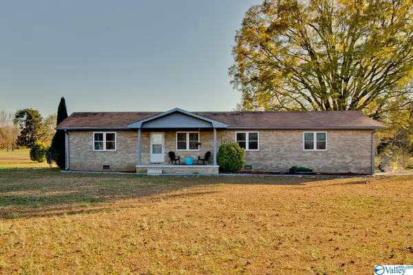 2122 Elkwood Section Road, Hazel Green, AL 35750