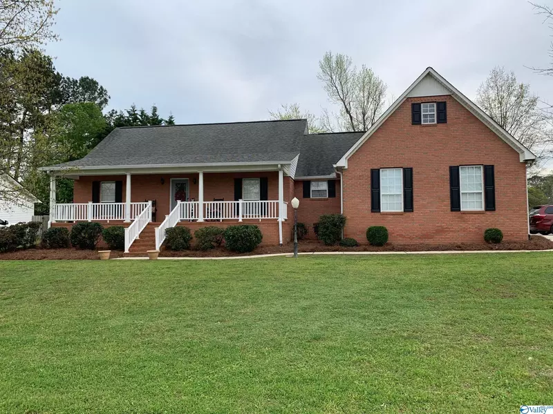 1810 Navajo Drive, Albertville, AL 35950