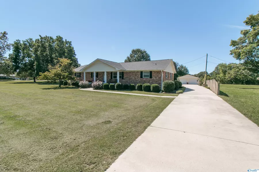 15631 Eastep Road, Athens, AL 35611