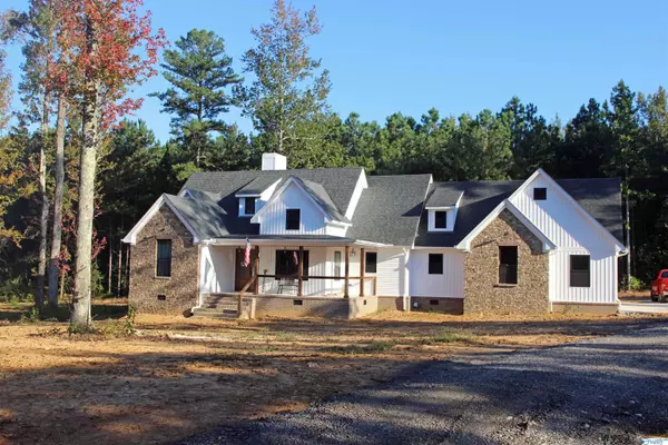 1085 Starnes Loop Road, Grant, AL 35747