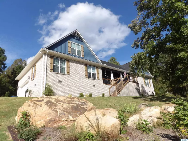 83 Buckskin Drive, Guntersville, AL 35976