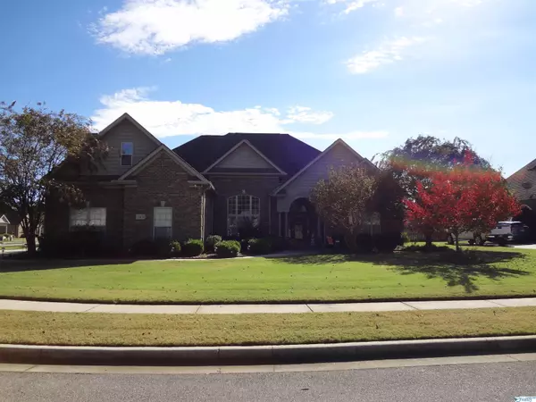 25436 Queensbury Drive, Athens, AL 35613