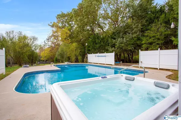 Huntsville, AL 35810,5004 Greta Drive NW